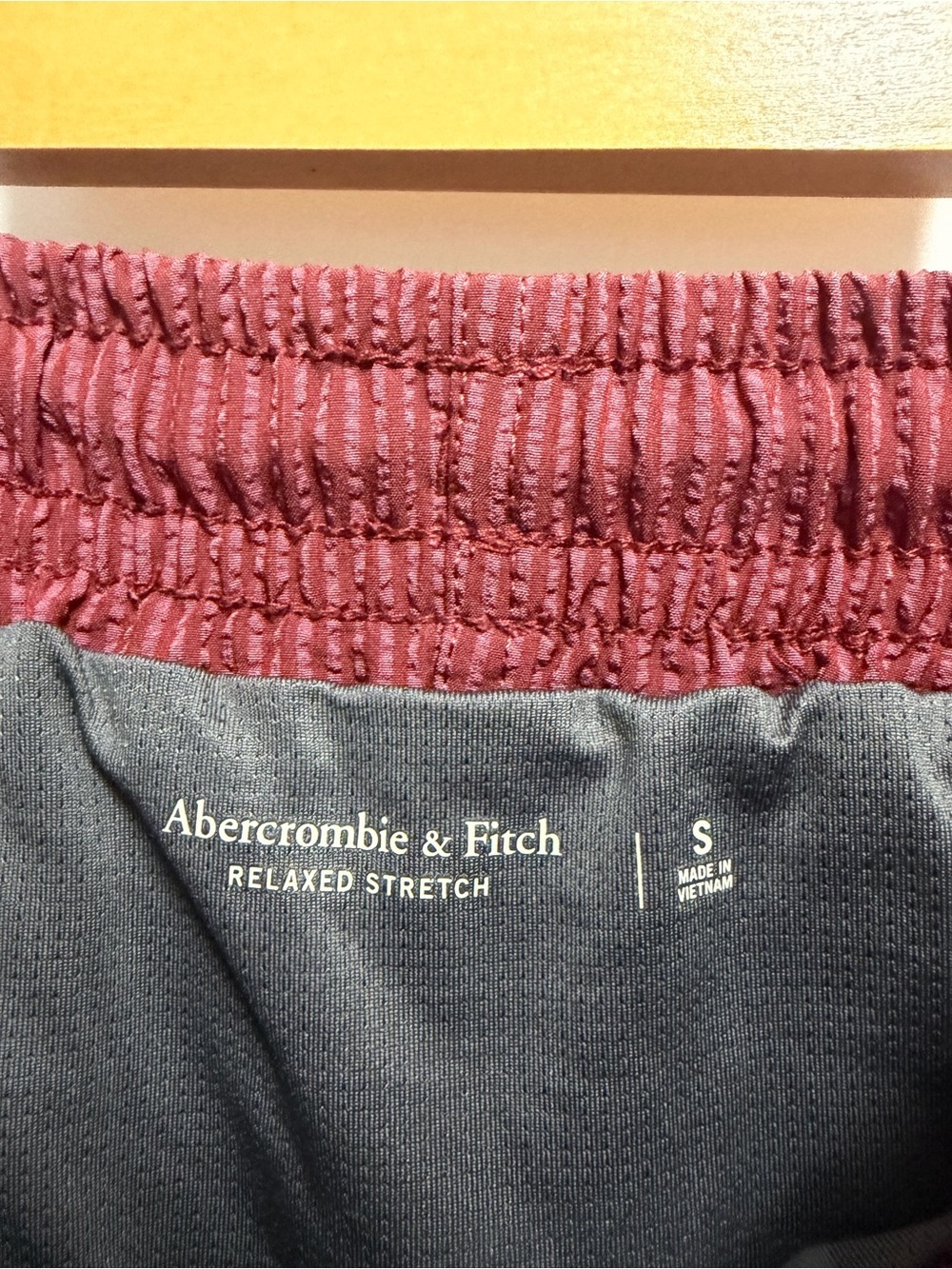 Abercrombie & Fitch Men's Seersucker Pull on Swim Trunks Size Small - Picture 3 of 5